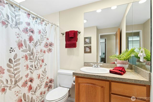 11420 110th Avenue NE, Kirkland, WA 98033