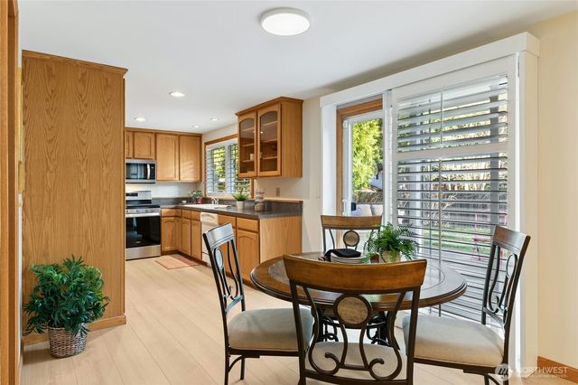 11420 110th Avenue NE, Kirkland, WA 98033