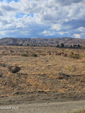 Vic Cima Mesa 104 Ste Street, Juniper Hills, CA 93543