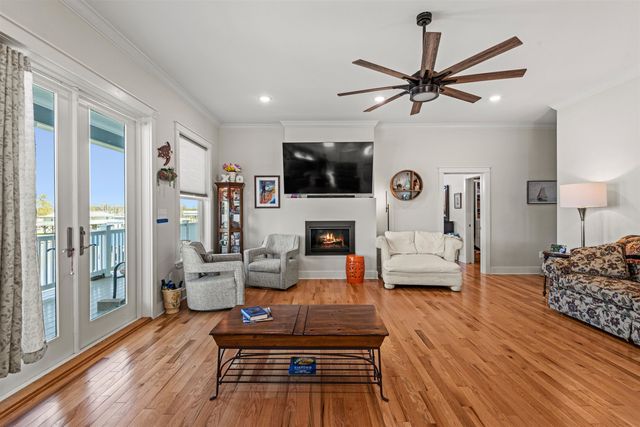 6236 Bayouside Dr, Chauvin, LA 70344