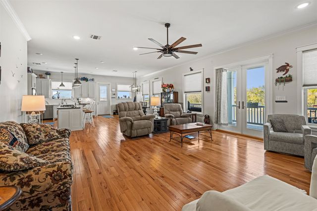 6236 Bayouside Dr, Chauvin, LA 70344