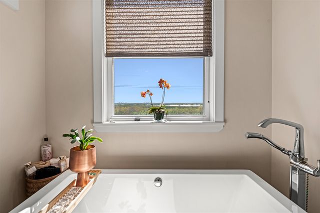 6236 Bayouside Dr, Chauvin, LA 70344