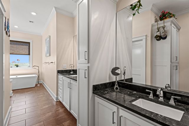 6236 Bayouside Dr, Chauvin, LA 70344