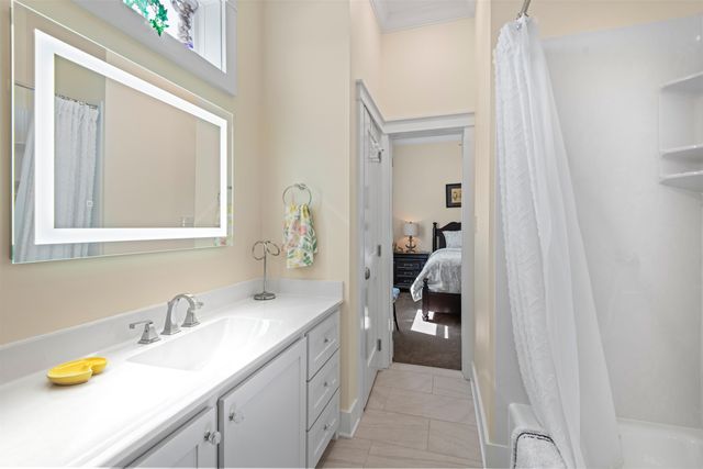 6236 Bayouside Dr, Chauvin, LA 70344