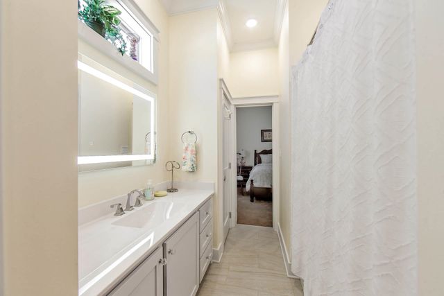 6236 Bayouside Dr, Chauvin, LA 70344