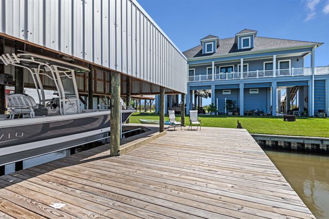 6236 Bayouside Dr, Chauvin, LA 70344