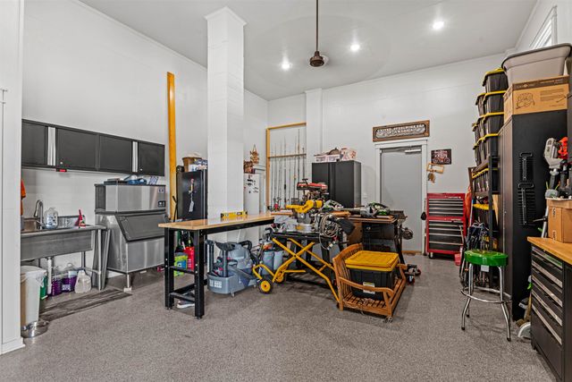 6236 Bayouside Dr, Chauvin, LA 70344