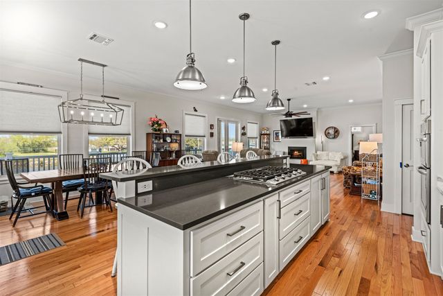 6236 Bayouside Dr, Chauvin, LA 70344