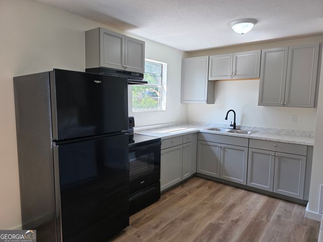 309 E Third Street, Springfield, GA 31329