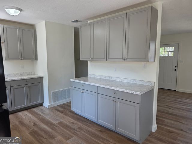 309 E Third Street, Springfield, GA 31329