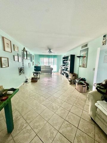 4037 Hythe C, Boca Raton, FL 33434