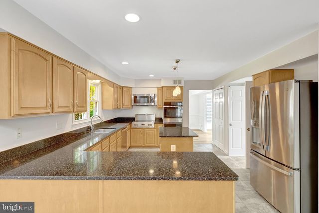 43501 GOLDEN MEADOW CIR, Ashburn, VA 20147
