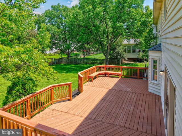 43501 GOLDEN MEADOW CIR, Ashburn, VA 20147