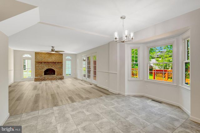 43501 GOLDEN MEADOW CIR, Ashburn, VA 20147