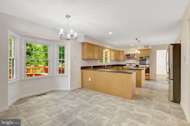 43501 GOLDEN MEADOW CIR, Ashburn, VA 20147