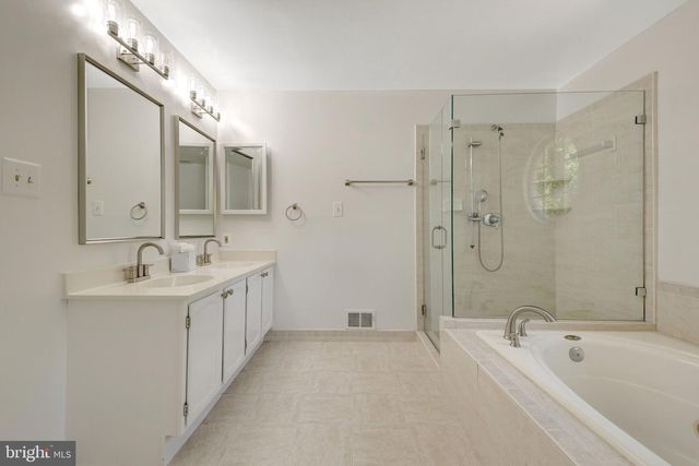 43501 GOLDEN MEADOW CIR, Ashburn, VA 20147