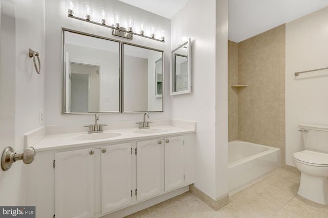 43501 GOLDEN MEADOW CIR, Ashburn, VA 20147