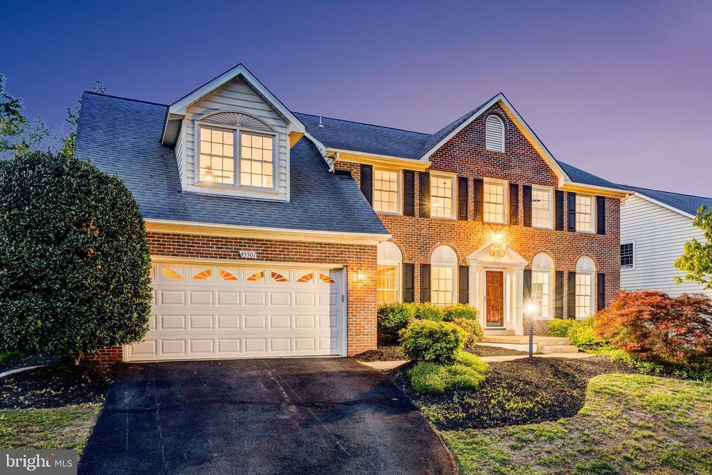 43501 GOLDEN MEADOW CIR, Ashburn, VA 20147