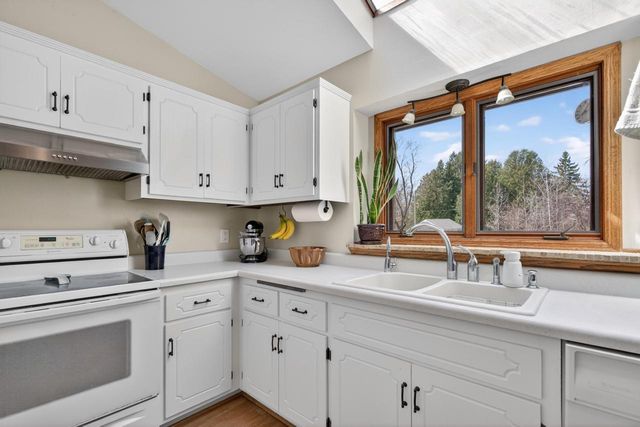 539 Beechwood DRIVE, Cedarburg, WI 53012