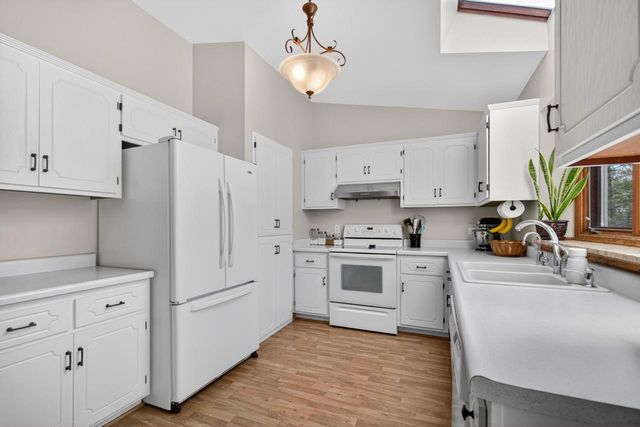 539 Beechwood DRIVE, Cedarburg, WI 53012