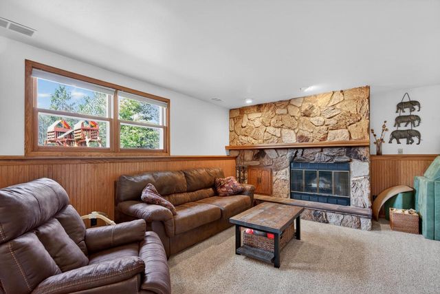 539 Beechwood DRIVE, Cedarburg, WI 53012