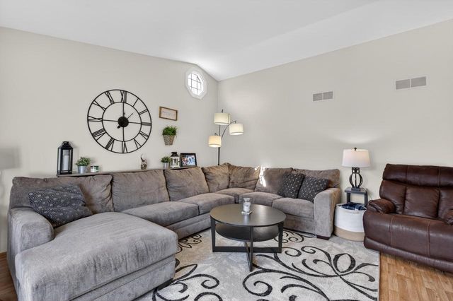 539 Beechwood DRIVE, Cedarburg, WI 53012