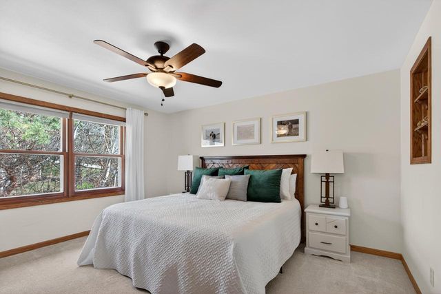 539 Beechwood DRIVE, Cedarburg, WI 53012