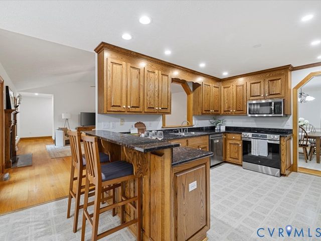 6457 White Oak Ridge Dr, Mechanicsville, VA 23111
