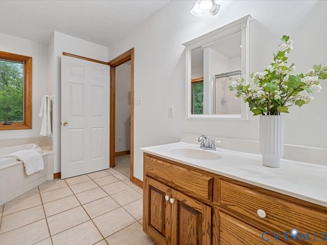 6457 White Oak Ridge Dr, Mechanicsville, VA 23111