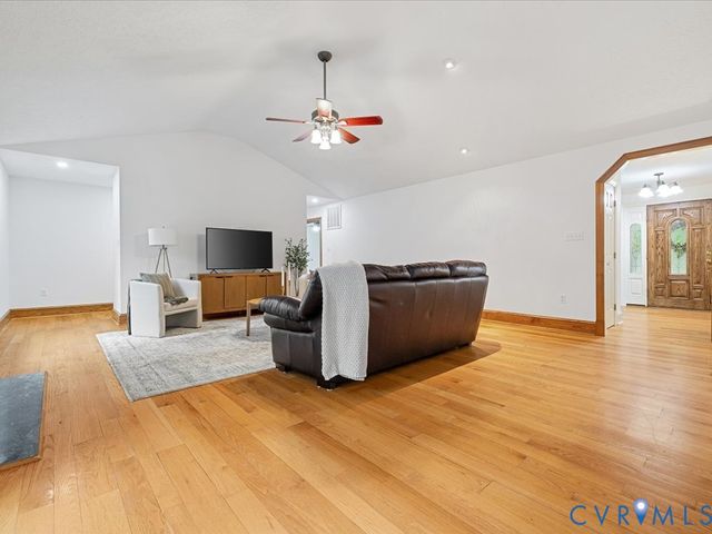 6457 White Oak Ridge Dr, Mechanicsville, VA 23111
