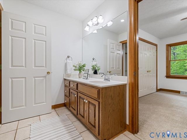6457 White Oak Ridge Dr, Mechanicsville, VA 23111