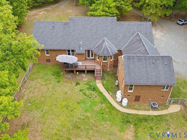6457 White Oak Ridge Dr, Mechanicsville, VA 23111