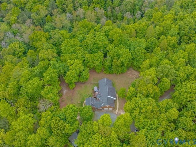 6457 White Oak Ridge Dr, Mechanicsville, VA 23111