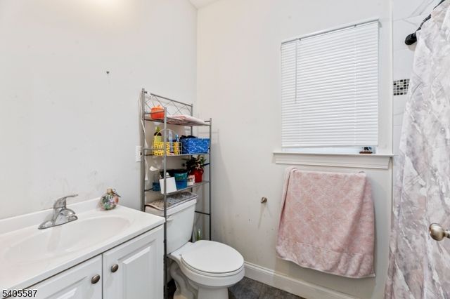 14 Spencer St, Elizabeth City, NJ 07202