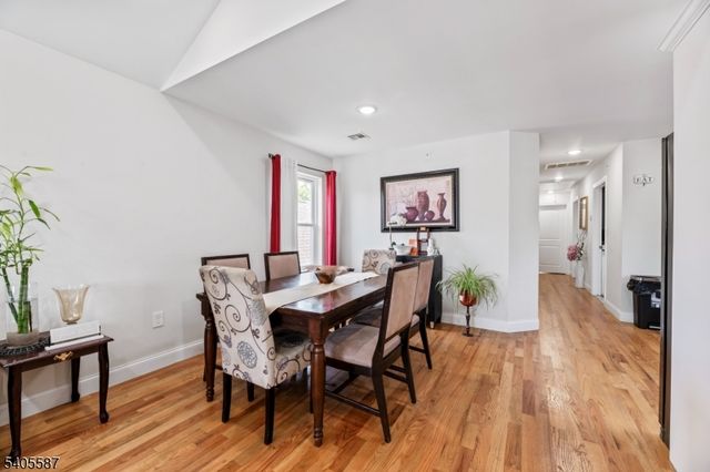 14 Spencer St, Elizabeth City, NJ 07202