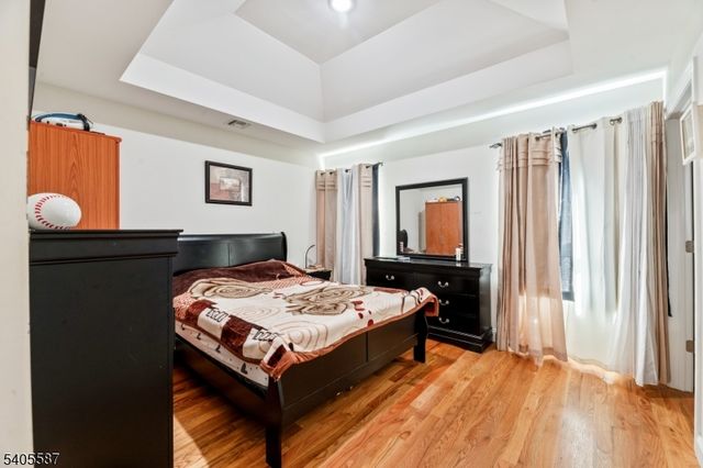 14 Spencer St, Elizabeth City, NJ 07202