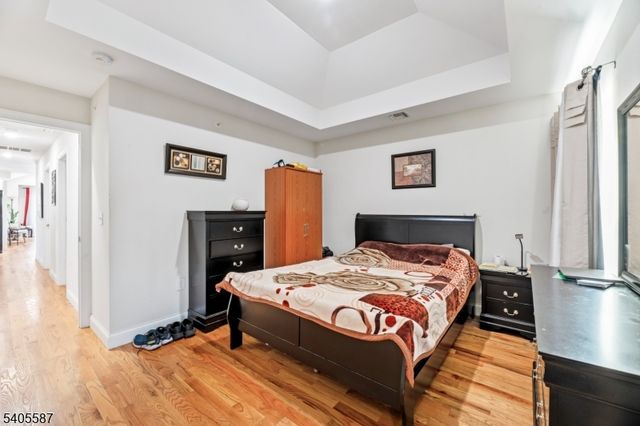 14 Spencer St, Elizabeth City, NJ 07202