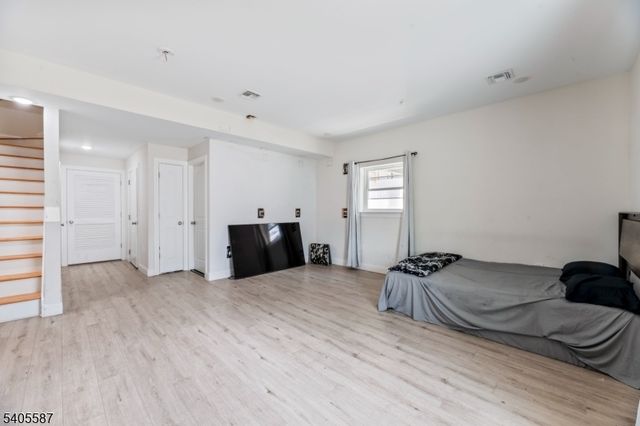 14 Spencer St, Elizabeth City, NJ 07202