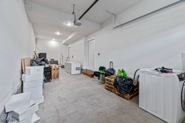 14 Spencer St, Elizabeth City, NJ 07202