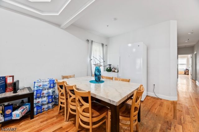 14 Spencer St, Elizabeth City, NJ 07202