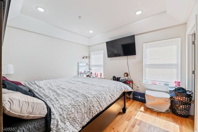 14 Spencer St, Elizabeth City, NJ 07202