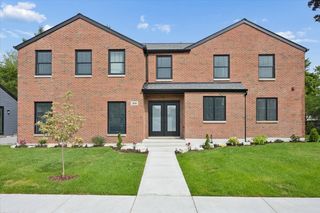 3810 W North Shore Avenue, Lincolnwood, IL 60712