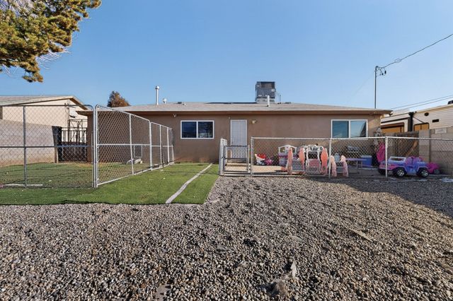 1003 Wade Street NE, Albuquerque, NM 87112