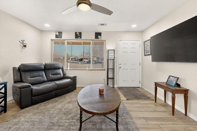 1003 Wade Street NE, Albuquerque, NM 87112