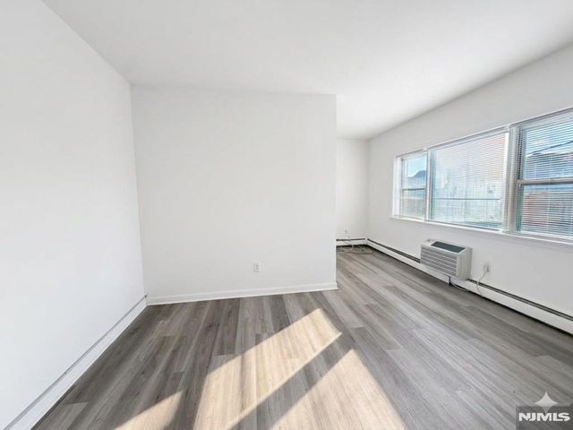 325 1st Street 6, Carlstadt, NJ 07072