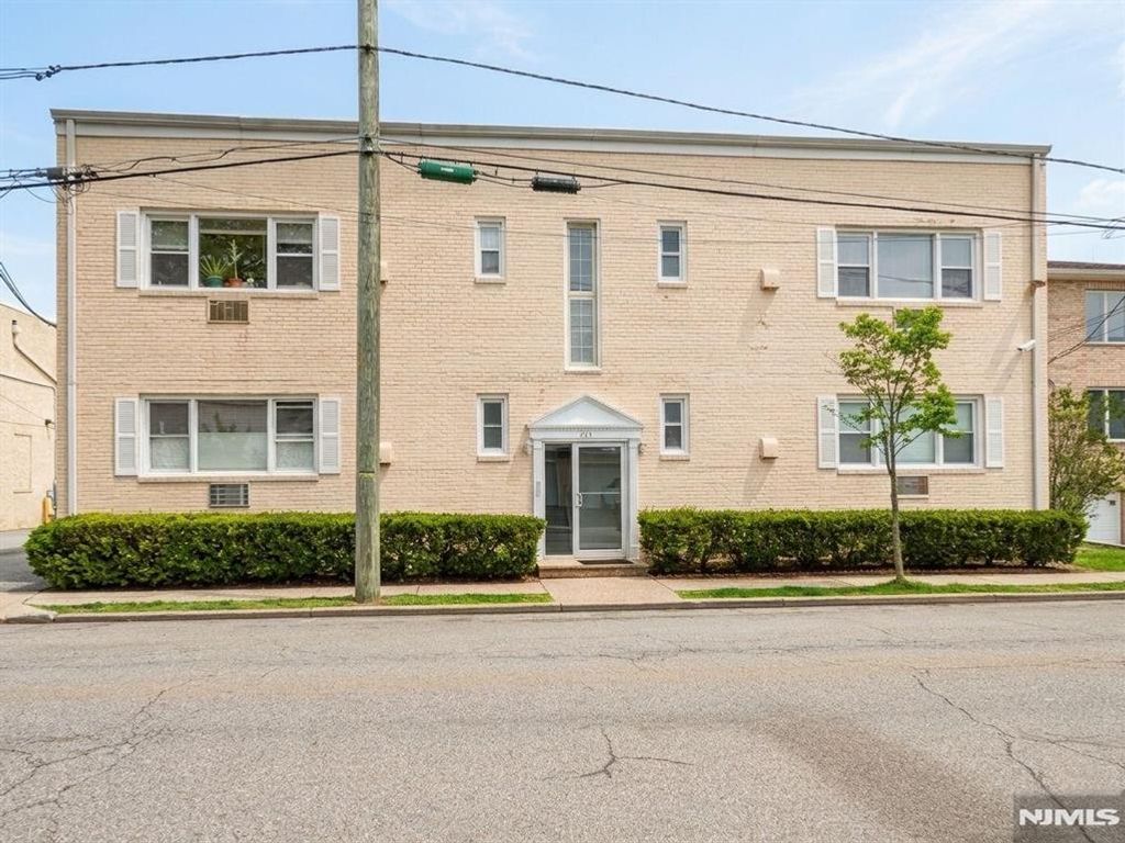 325 1st Street 6, Carlstadt, NJ 07072