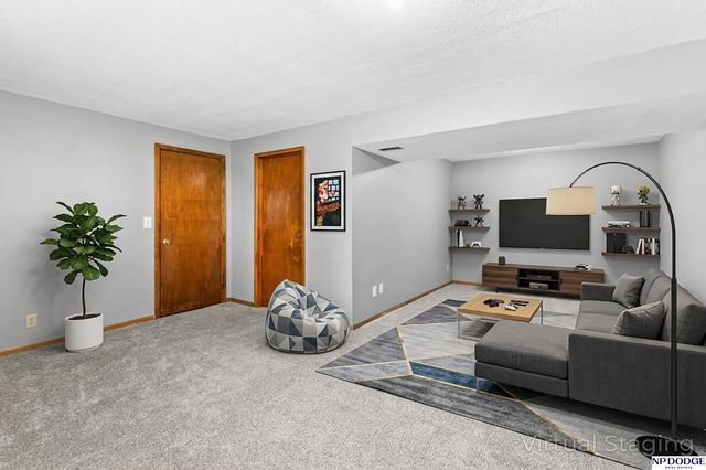 4857 J Street, Omaha, NE 68117