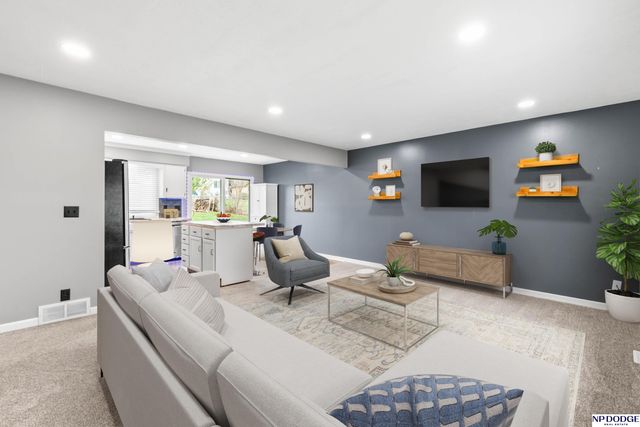 4857 J Street, Omaha, NE 68117