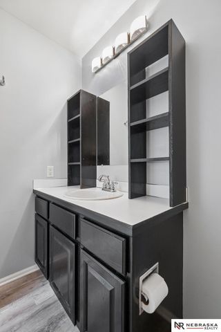 7800 Casey Lane, Lincoln, NE 68516