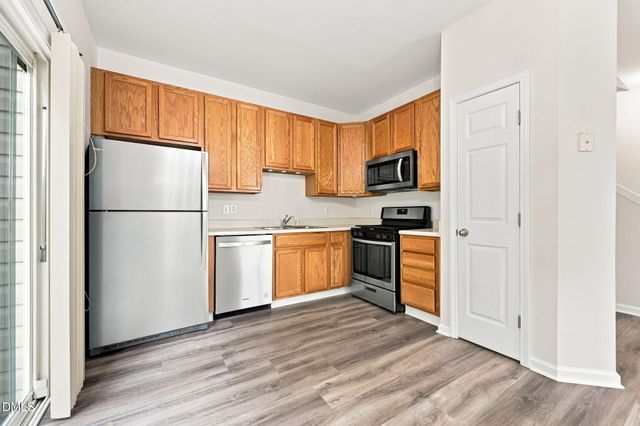 8621 Neuse Club Lane, Raleigh, NC 27616